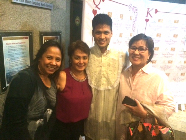 Vin flanked by his TV5 family during the post-performance meet-and-greet